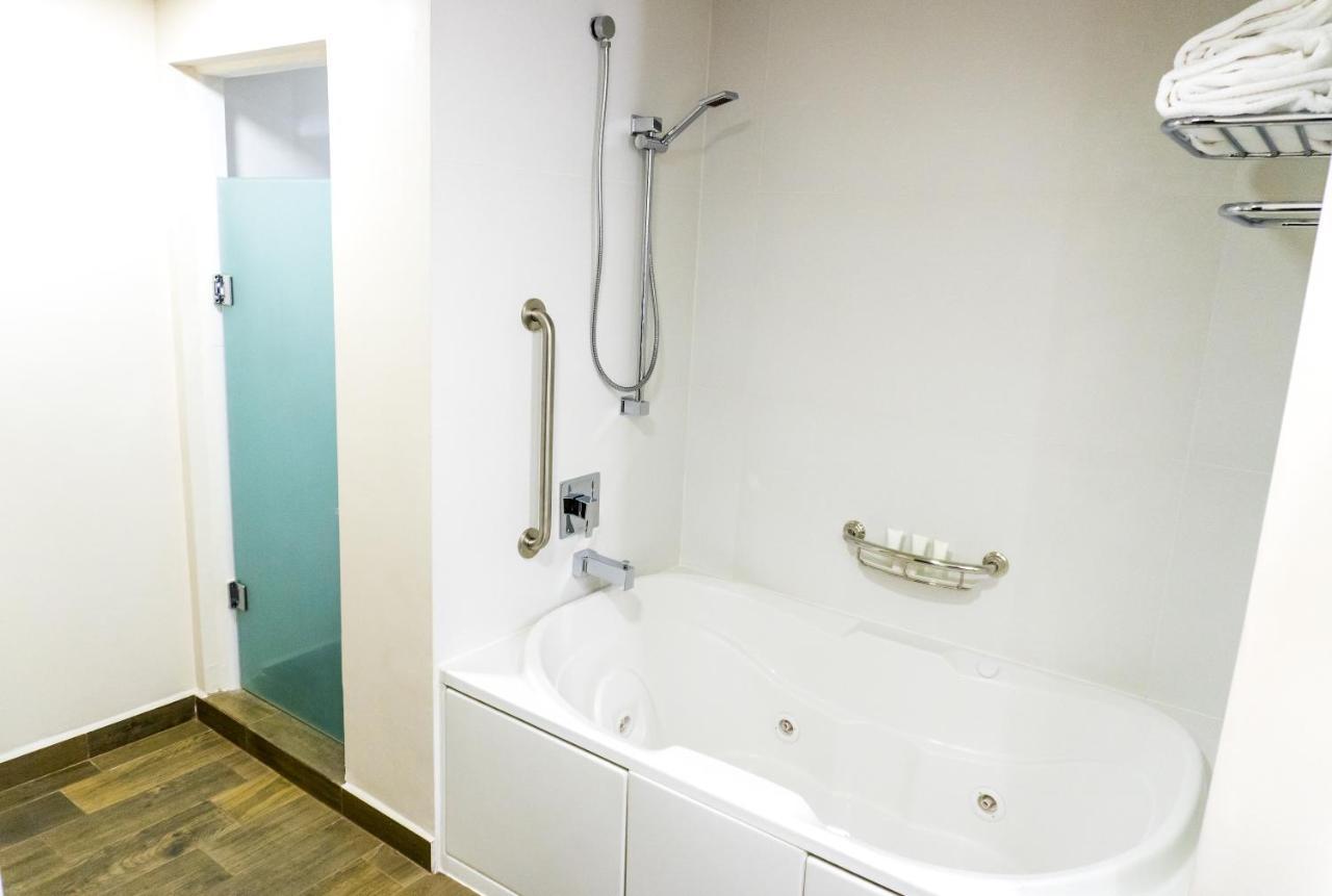 Courtyard By Marriott San Luis Potosi Otel Dış mekan fotoğraf