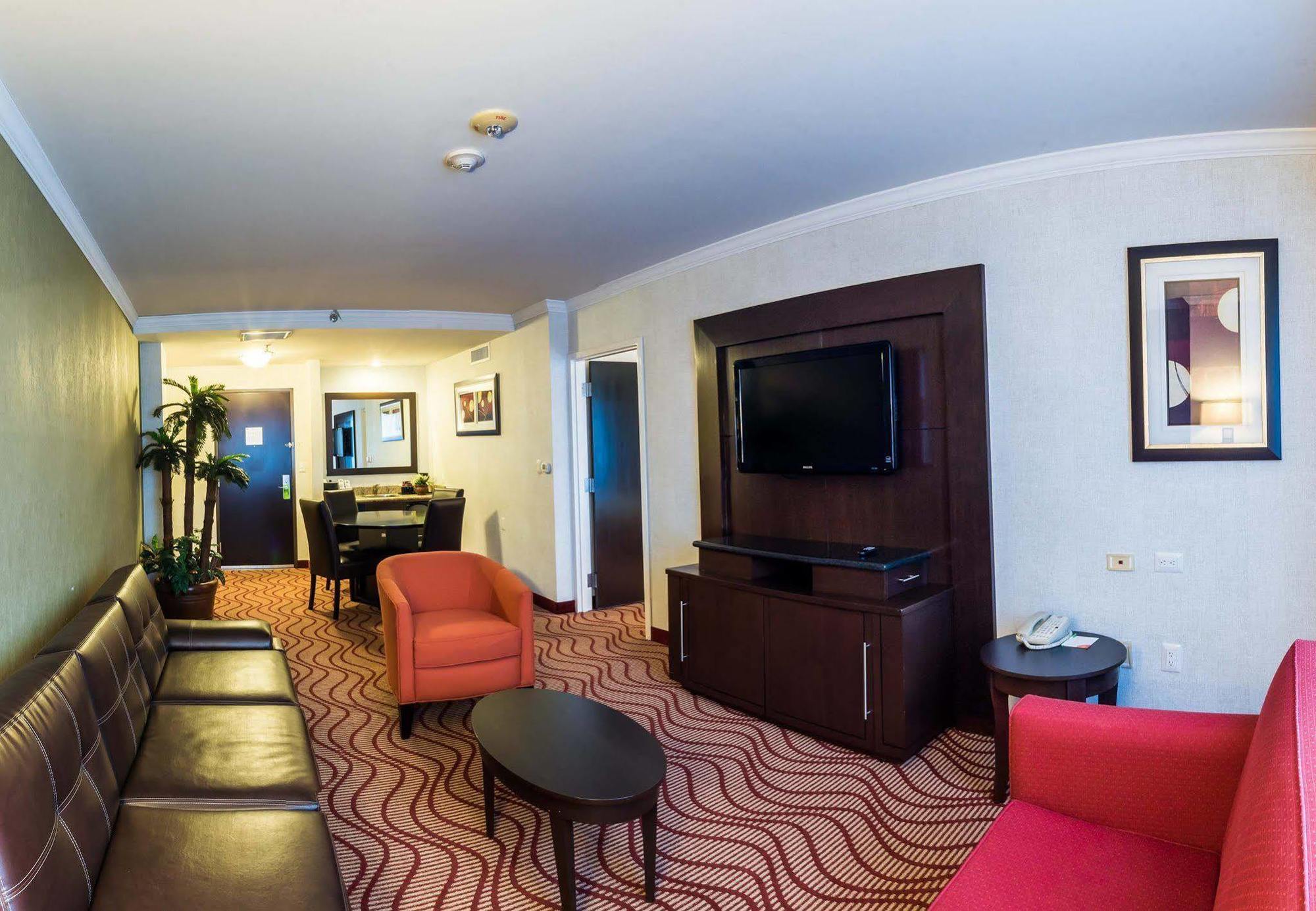 Courtyard By Marriott San Luis Potosi Otel Dış mekan fotoğraf